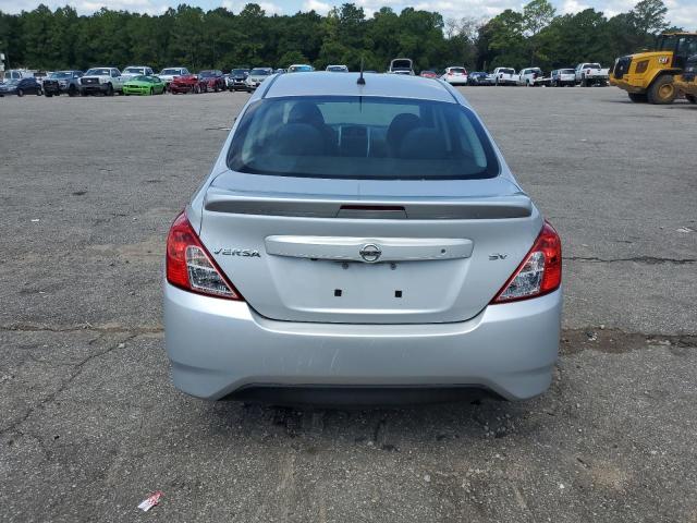 3N1CN7APXKL843070 - 2019 NISSAN VERSA S ვერცხლისფერი ფოტო 6