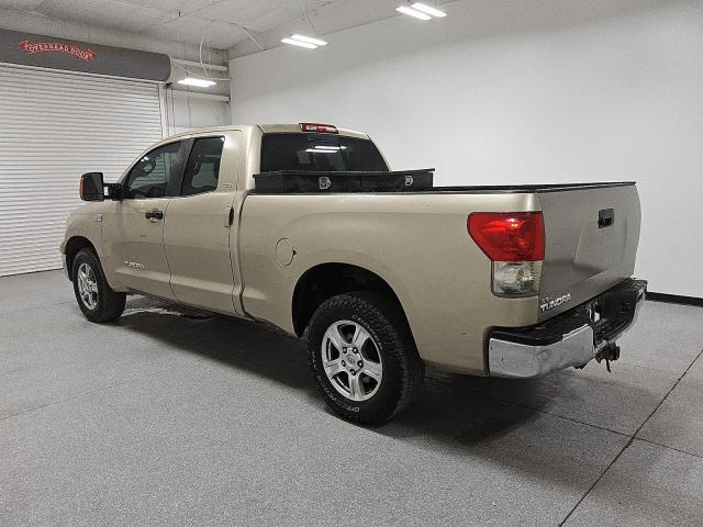 5TFRV541X7X004146 - 2007 TOYOTA TUNDRA DOUBLE CAB SR5 GOLD photo 2