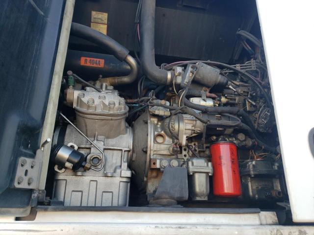 1UYVS2487BU020321 - 2011 UTILITY VS2RA Beyaz fotoğraf 7