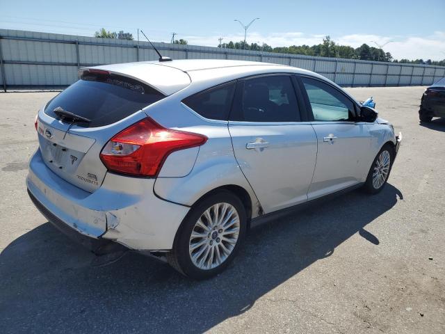 1FAHP3N26CL330339 - 2012 FORD FOCUS TITANIUM SILVER photo 3