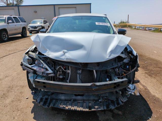 3N1AB7AP6JY284506 - 2018 NISSAN SENTRA S WHITE photo 5