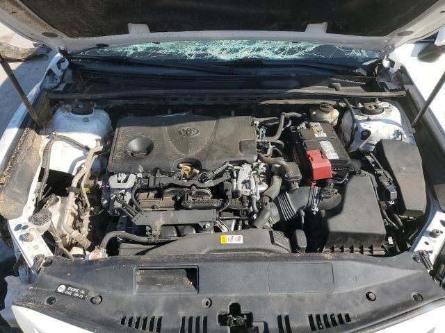 4T1B11HK6JU572598 - 2018 TOYOTA CAMRY L WHITE photo 11