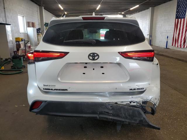 5TDGZRBH7NS172848 - 2022 TOYOTA HIGHLANDER XLE Blanc photo 6