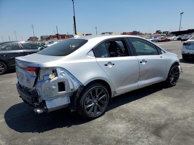 JTDBCMFE3SJ040466 - 2025 TOYOTA COROLLA LE Silber Foto 3