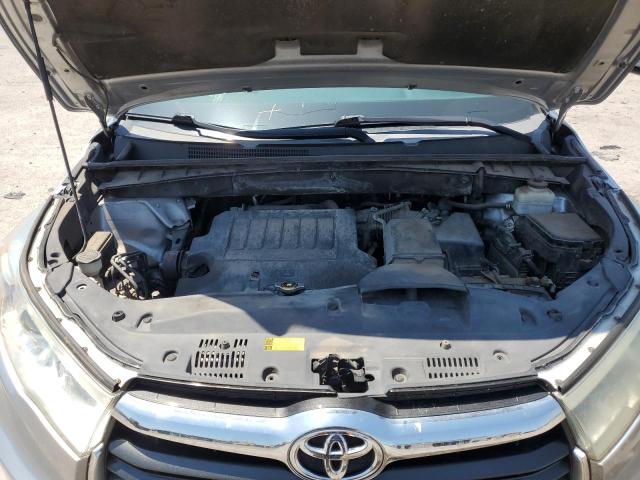 5TDKKRFHXGS163931 - 2016 TOYOTA HIGHLANDER XLE SILVER photo 12