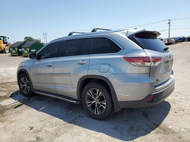 5TDKKRFHXGS163931 - 2016 TOYOTA HIGHLANDER XLE SILVER photo 2