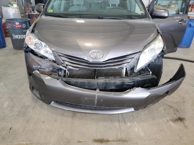 5TDKK3DC5FS685112 - 2015 TOYOTA SIENNA LE 灰色 照片 12