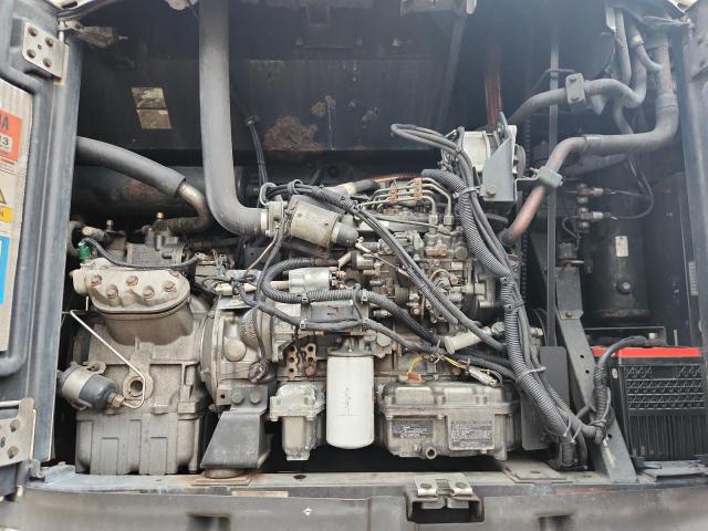 1UYVS2487BM020805 - 2011 UTILITY VS2RA WHITE photo 7