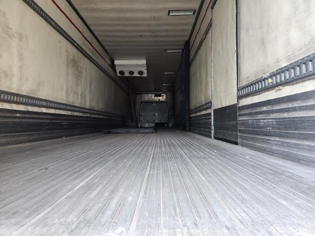 1UYVS248XBM020801 - 2011 UTILITY VS2RA WHITE photo 6