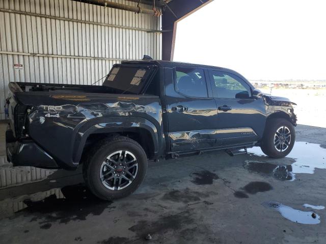 3TYLC5LN9ST018090 - 2025 TOYOTA TACOMA DOUBLE CAB ნაცრისფერი ფოტო 3