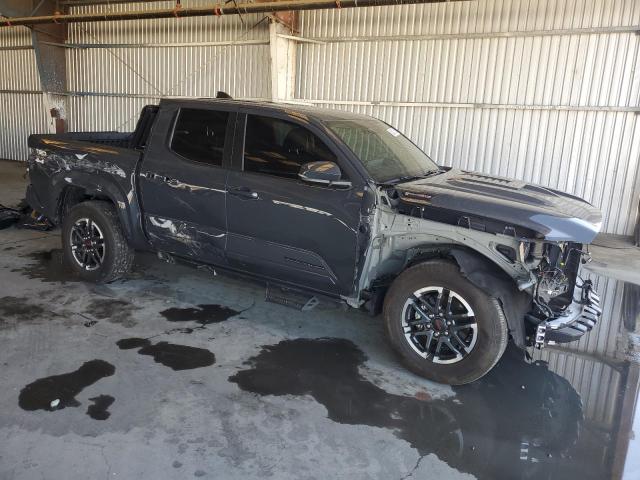 3TYLC5LN9ST018090 - 2025 TOYOTA TACOMA DOUBLE CAB ნაცრისფერი ფოტო 4