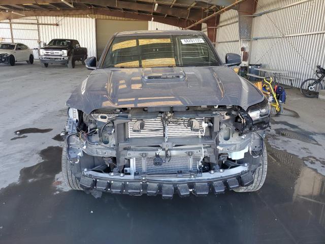 3TYLC5LN9ST018090 - 2025 TOYOTA TACOMA DOUBLE CAB ნაცრისფერი ფოტო 5