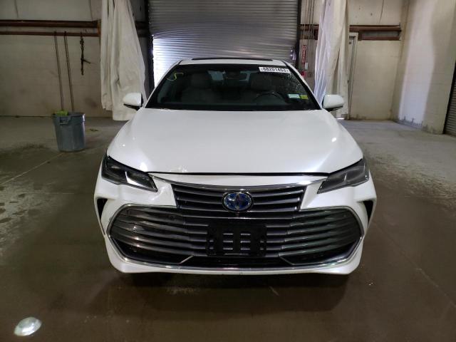 4T1B21FB8KU005309 - 2019 TOYOTA AVALON XLE WHITE photo 5