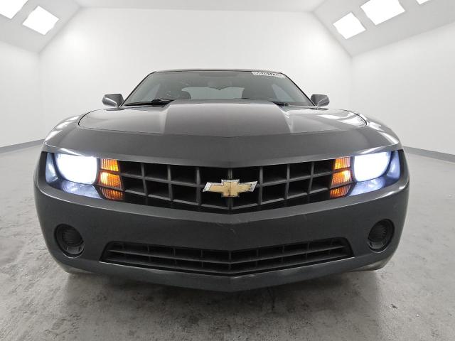 2G1FE1E38C9199337 - 2012 CHEVROLET CAMARO LS ნაცრისფერი ფოტო 5