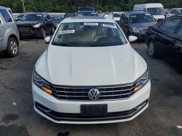 1VWBT7A36HC032105 - 2017 VOLKSWAGEN PASSAT SE WHITE photo 5