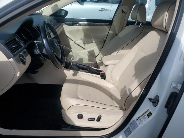 1VWBT7A36HC032105 - 2017 VOLKSWAGEN PASSAT SE WHITE photo 7