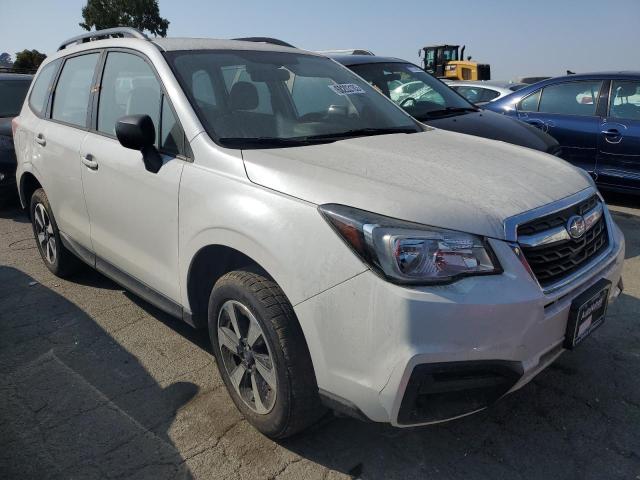 JF2SJABC7HH462931 - 2017 SUBARU FORESTER 2.5I WHITE photo 4