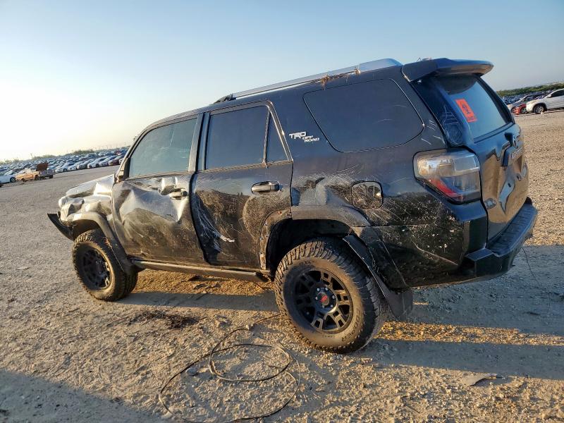 JTEBU5JR8J5574062 - 2018 TOYOTA 4RUNNER SR5/SR5 PREMIUM BLACK photo 2