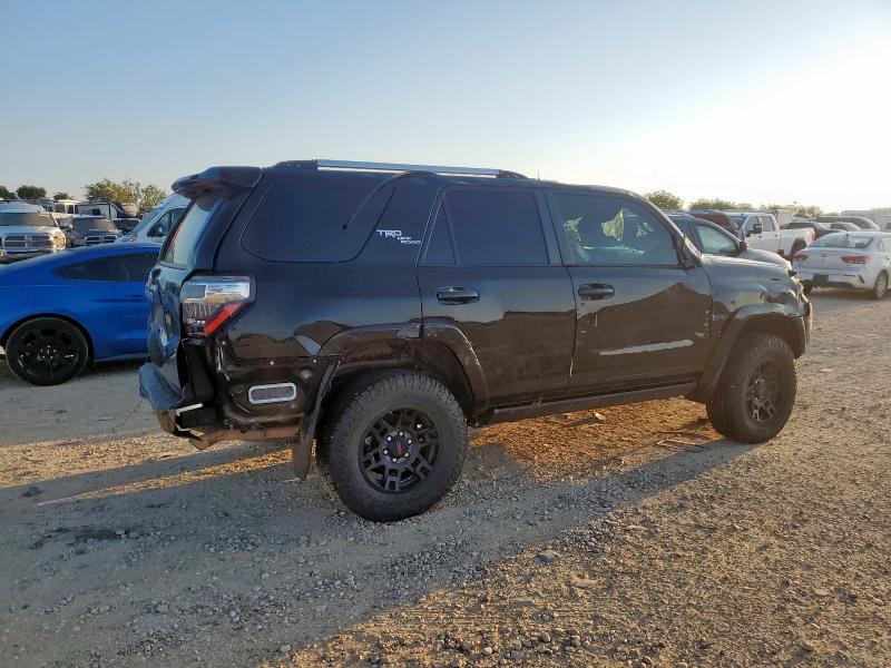 JTEBU5JR8J5574062 - 2018 TOYOTA 4RUNNER SR5/SR5 PREMIUM BLACK photo 3