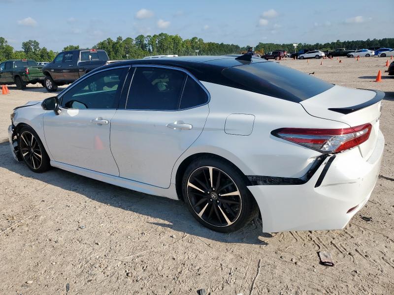 4T1BZ1HK9JU009280 - 2018 TOYOTA CAMRY XSE 白色 照片 2