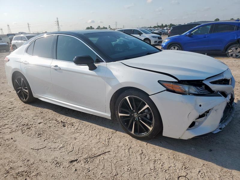 4T1BZ1HK9JU009280 - 2018 TOYOTA CAMRY XSE 白色 照片 4