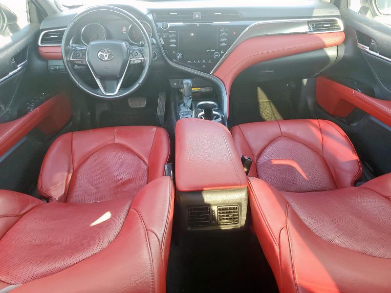 4T1BZ1HK9JU009280 - 2018 TOYOTA CAMRY XSE 白色 照片 8