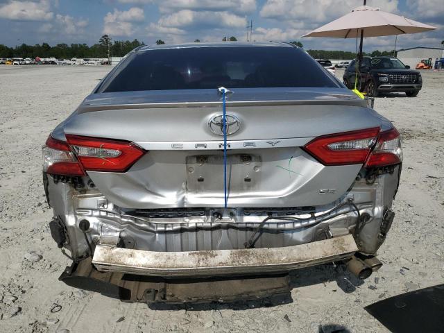 4T1B11HK1JU566613 - 2018 TOYOTA CAMRY L SILVER photo 6