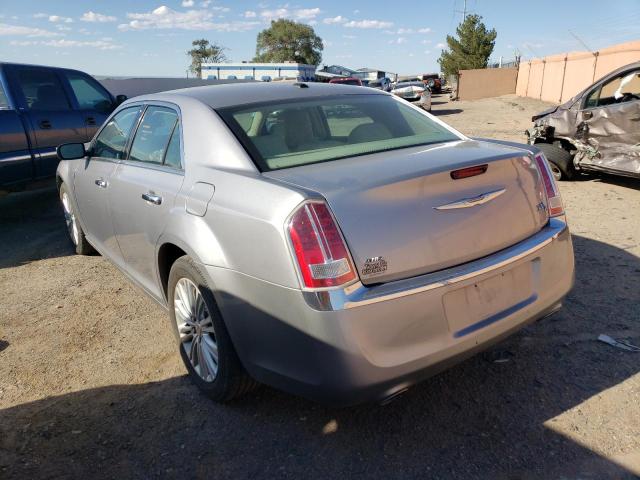 2C3CCAKG1EH269586 - 2014 CHRYSLER 300C SILVER photo 2