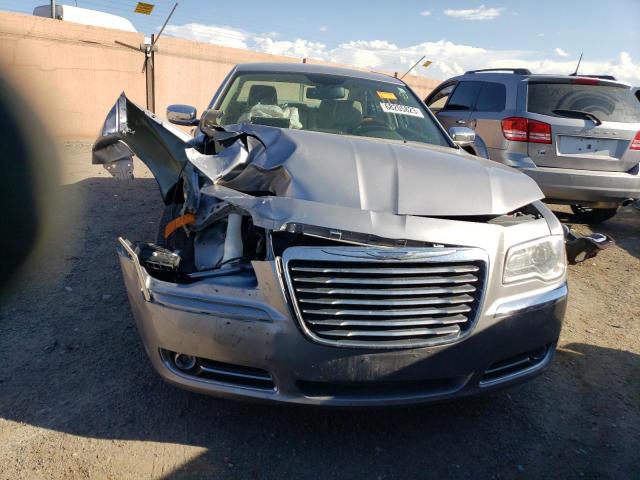 2C3CCAKG1EH269586 - 2014 CHRYSLER 300C SILVER photo 5