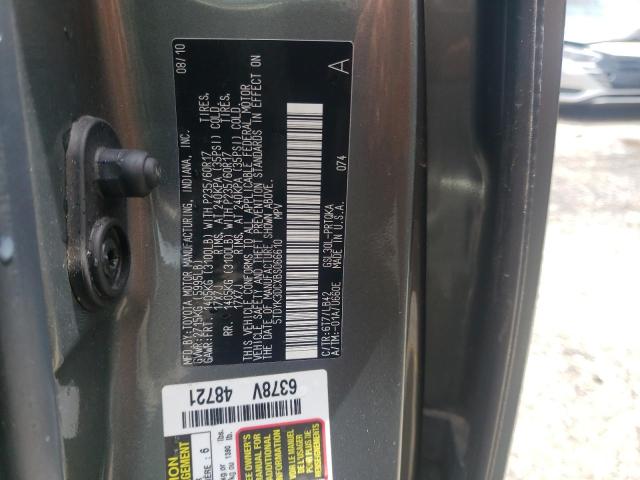 5TDYK3DCXBS066610 - 2011 TOYOTA SIENNA XLE GRAY photo 13