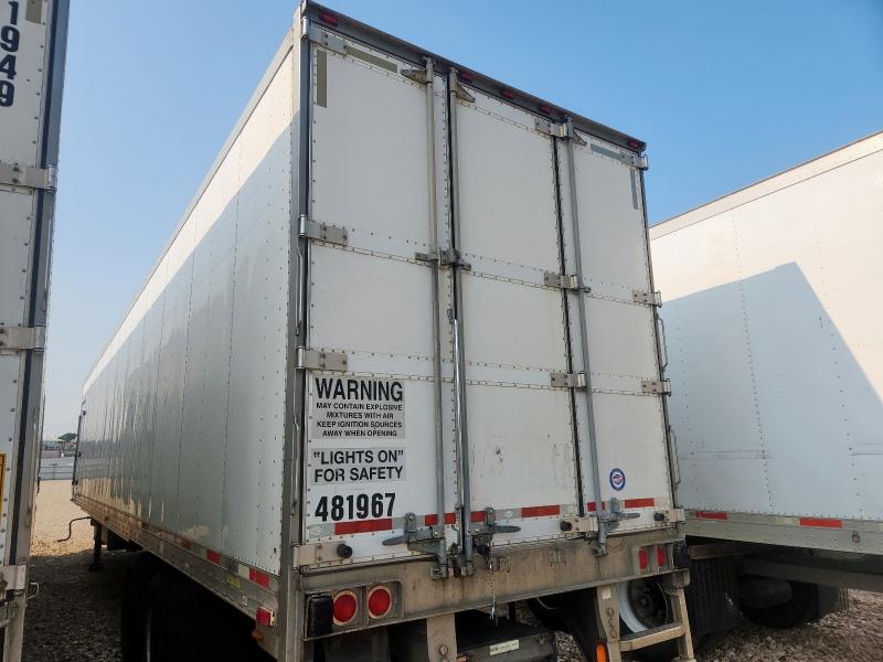 1UYVS248XDU630121 - 2013 UTILITY VS2RA WHITE photo 3