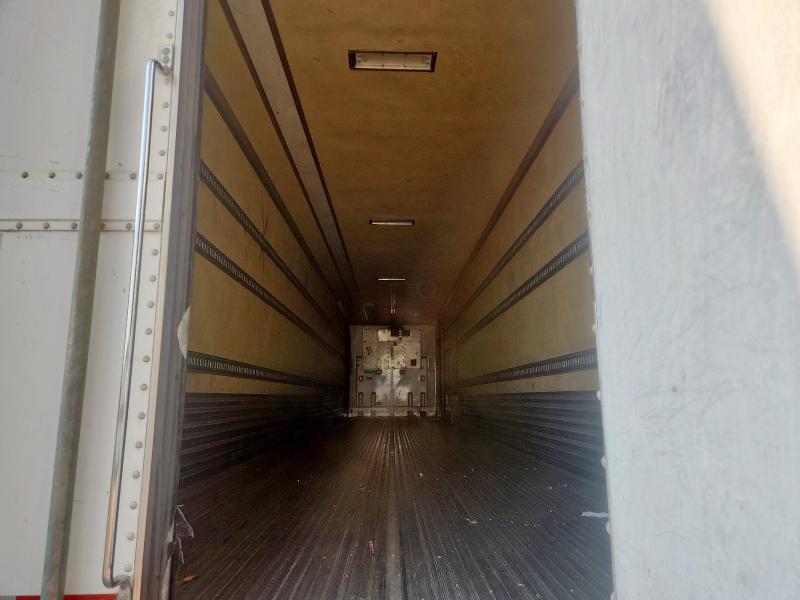 1UYVS248XDU630121 - 2013 UTILITY VS2RA WHITE photo 6