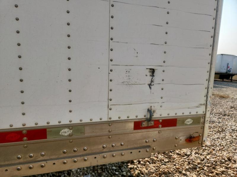 1UYVS248XDU630121 - 2013 UTILITY VS2RA WHITE photo 9