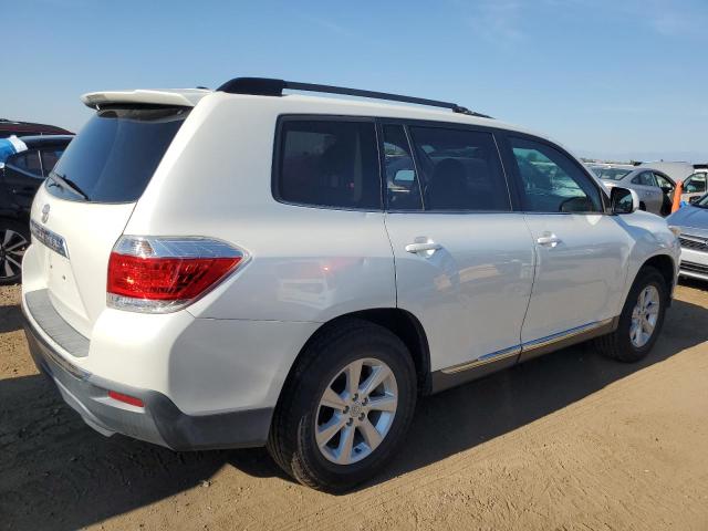 5TDZK3EH7BS028704 - 2011 TOYOTA HIGHLANDER BASE Белый фото 3