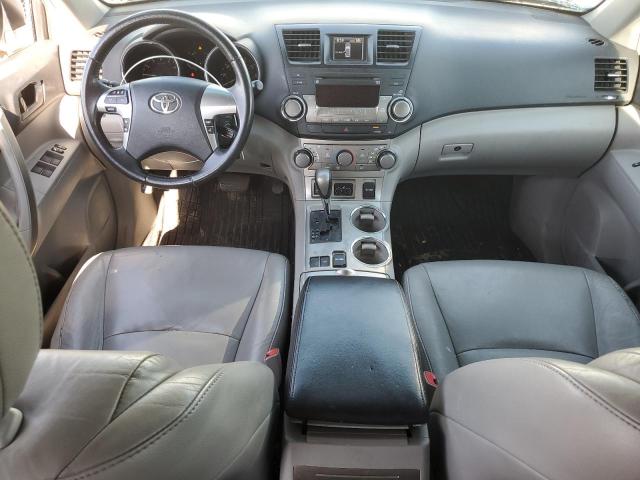 5TDZK3EH7BS028704 - 2011 TOYOTA HIGHLANDER BASE Белый фото 8