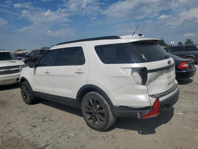 1FM5K8D87JGC83273 - 2018 FORD EXPLORER XLT WHITE photo 2