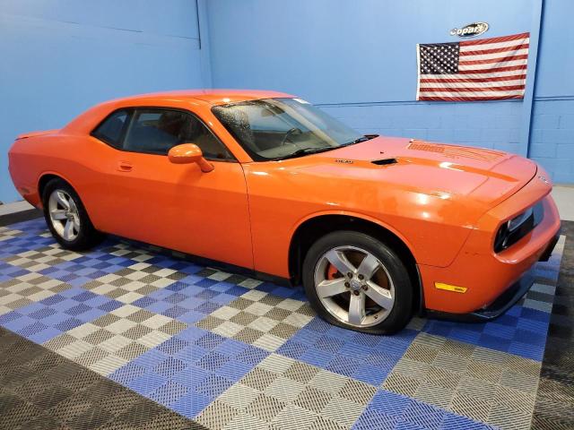 2B3LJ54T19H640577 - 2009 DODGE CHALLENGER R/T ORANGE photo 4
