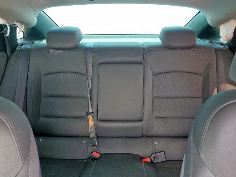 1G1ZE5ST9HF112343 - 2017 CHEVROLET MALIBU LT WHITE photo 10