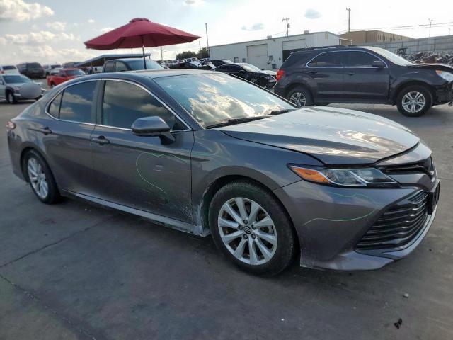 4T1B11HK6KU687638 - 2019 TOYOTA CAMRY L ნაცრისფერი ფოტო 4