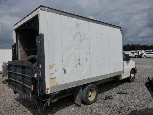 1GBJG31U461264543 - 2006 CHEVROLET EXPRESS G3 WHITE photo 3