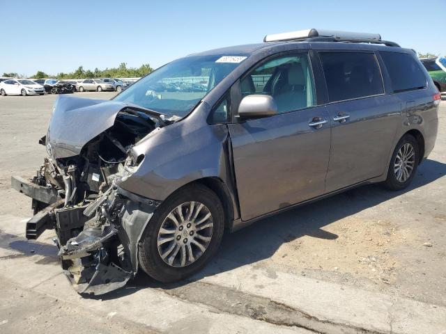 2012 TOYOTA SIENNA XLE, 