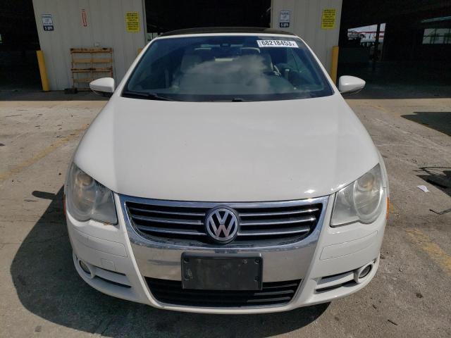 WVWFA7AH4AV014752 - 2010 VOLKSWAGEN EOS LUX 白色 照片 5