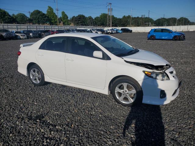 2T1BU4EE4BC593671 - 2011 TOYOTA COROLLA BASE Blanc photo 4
