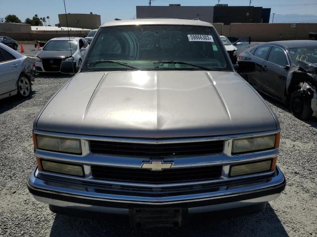 3GNEC16R3XG236700 - 1999 CHEVROLET SUBURBAN C1500 TAN photo 5