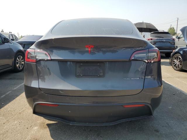 7SAYGDEE5PA048406 - 2023 TESLA MODEL Y Gris foto 6
