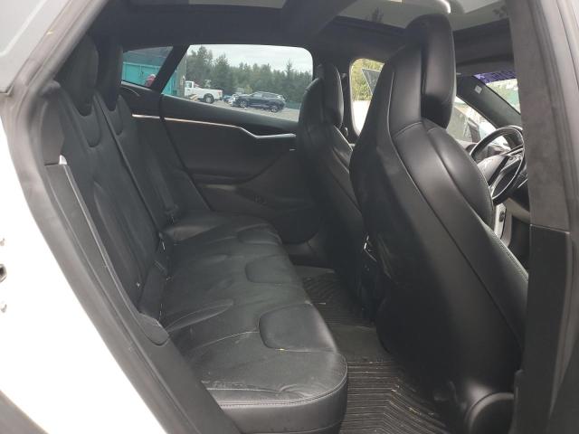 5YJSA1E24HF183440 - 2017 TESLA MODEL S WHITE photo 11