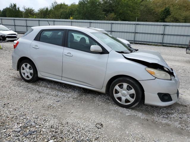 2T1KE40E69C023735 - 2009 TOYOTA MATRIX S SILVER photo 4