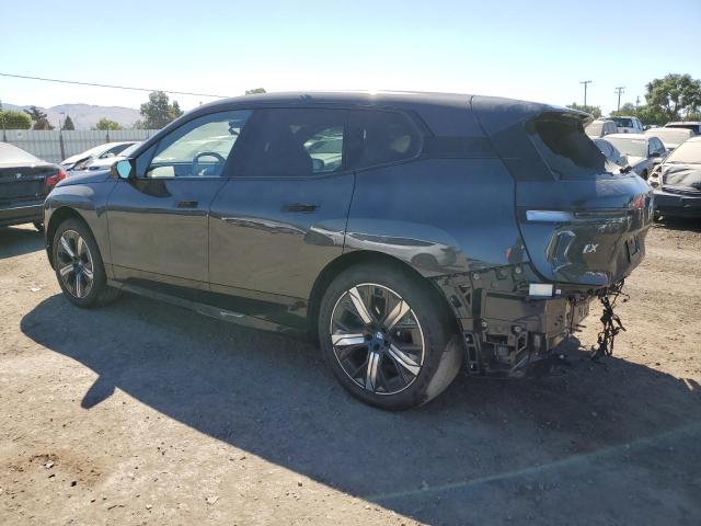 WB523CF00SCU13476 - 2025 BMW IX XDRIVE50 BLACK photo 2