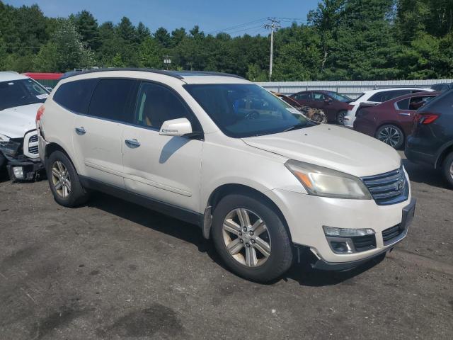 1GNKVJKD9DJ151880 - 2013 CHEVROLET TRAVERSE LT WHITE photo 4