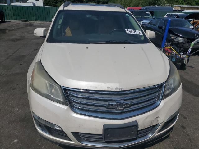 1GNKVJKD9DJ151880 - 2013 CHEVROLET TRAVERSE LT WHITE photo 5